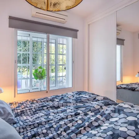 Agrupada Townhouse Apartment Marbella