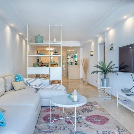 Agrupada Townhouse Apartment Marbella