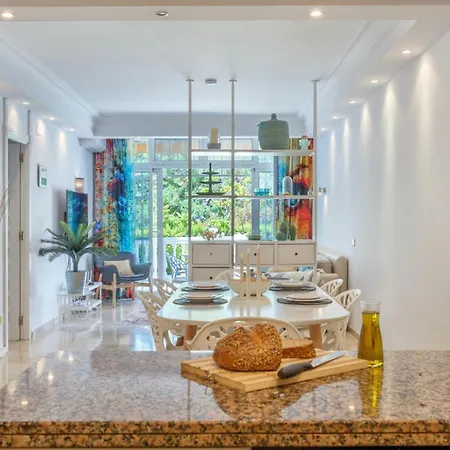 Agrupada Townhouse Apartment Marbella
